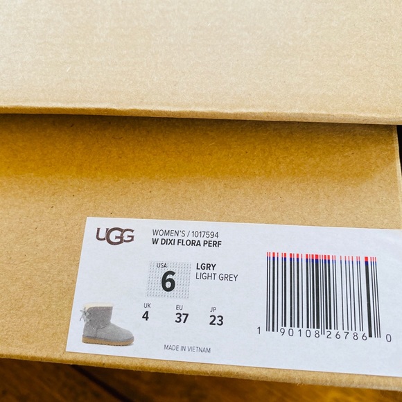 NIB UGG Women’s w dixi flora perforated boots - Picture 11 of 12